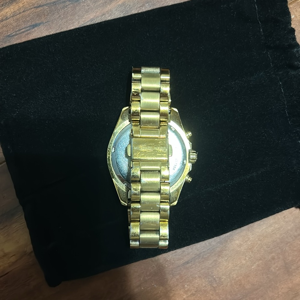 Michael Kors Women’s Watch Gold Tone - Picture 7 of 8